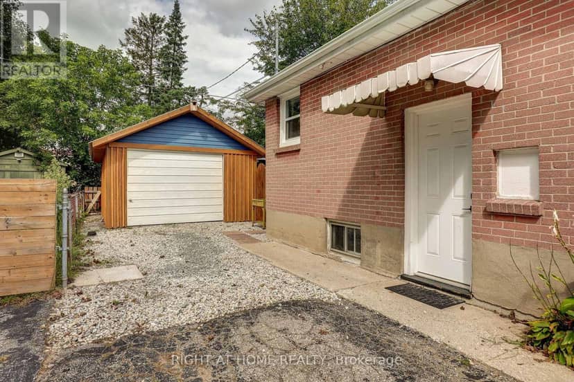 42 Graham Crescent — photo 26 of 35