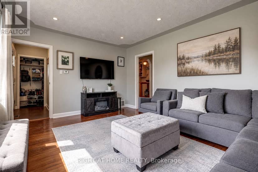 42 Graham Crescent, London East, photo 6