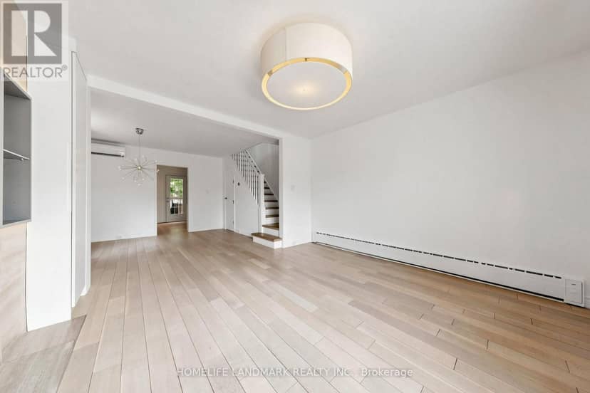 190 Lawrence Avenue W — photo 13 of 40