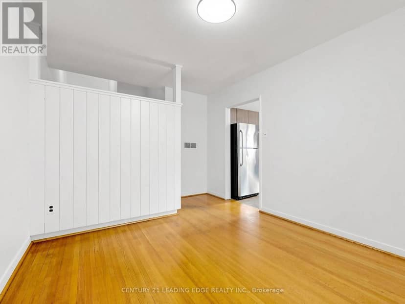 219 Lynedock Crescent — photo 13 of 40