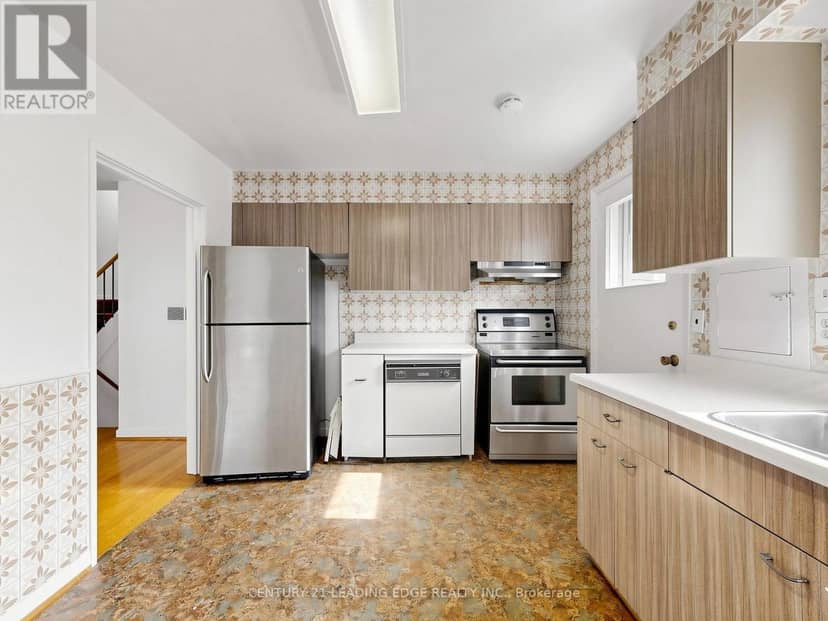 219 Lynedock Crescent — photo 15 of 40