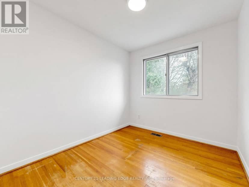 219 Lynedock Crescent — photo 28 of 40