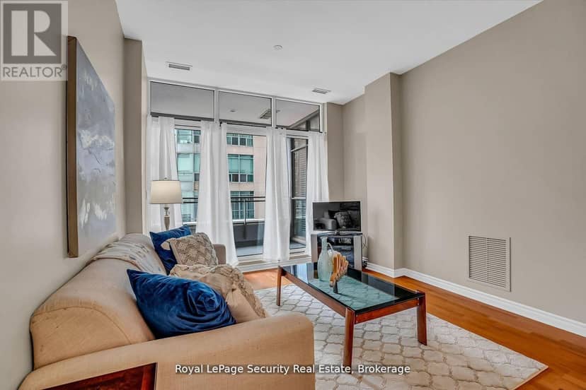 403 - 980 Yonge Street — photo 14 of 33