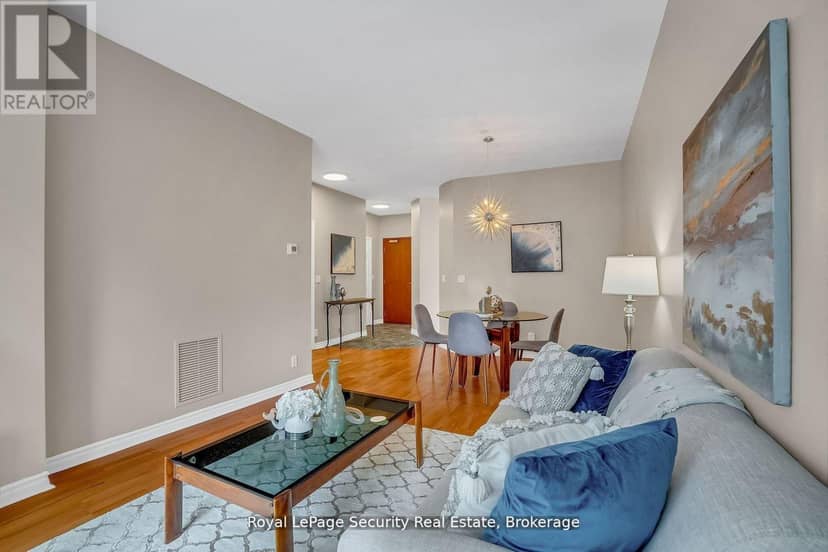 403 - 980 Yonge Street — photo 15 of 33