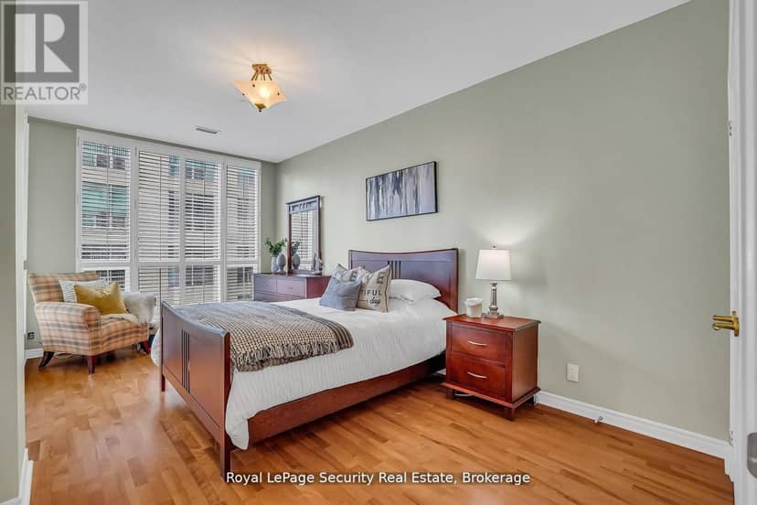 403 - 980 Yonge Street — photo 18 of 33