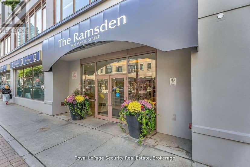 403 - 980 Yonge Street — photo 2 of 33