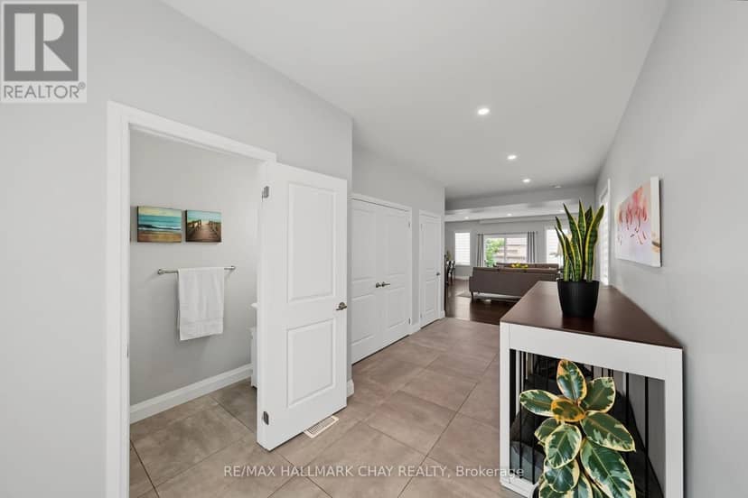 36 Lowry Court, Barrie, photo 6