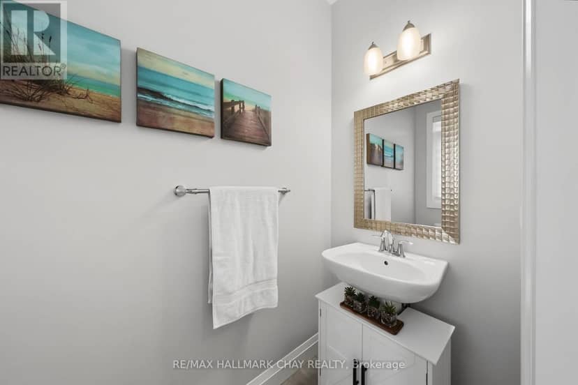 36 Lowry Court, Barrie, photo 7