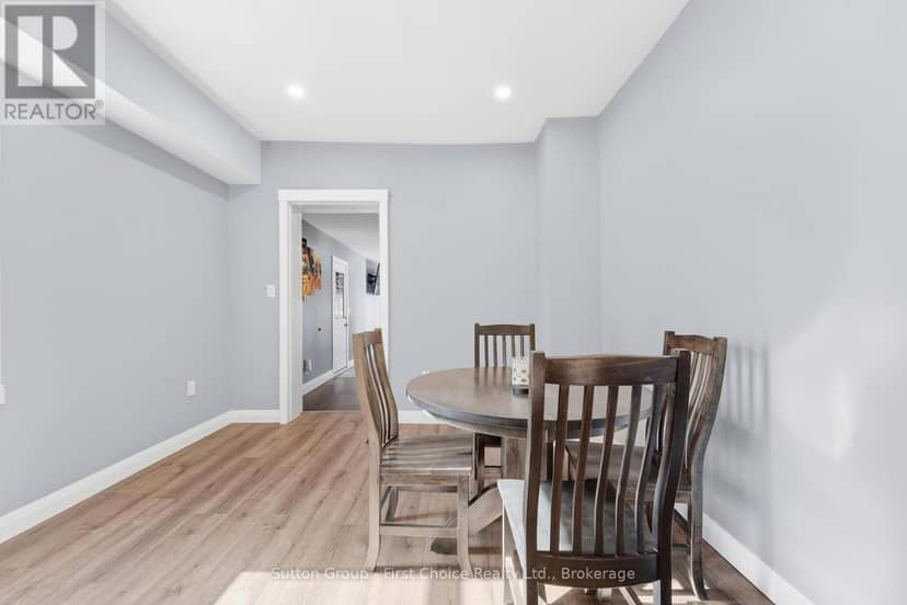 134 Trafalgar Street — photo 9 of 40
