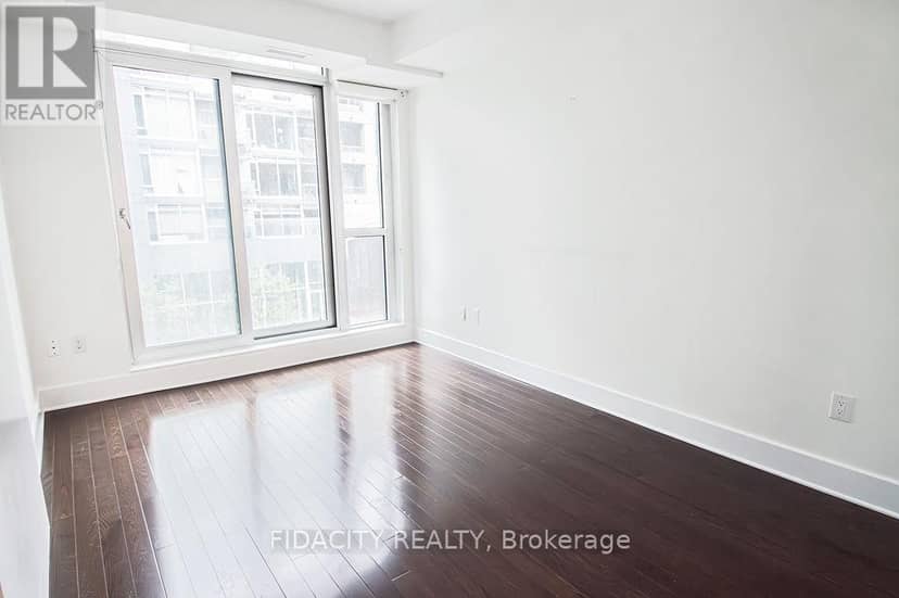 320 - 101 Richmond Road — photo 13 of 18