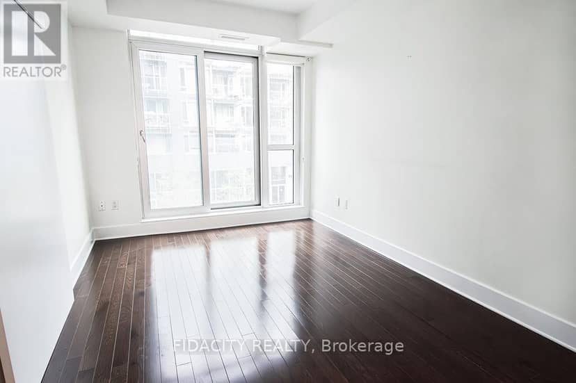 320 - 101 Richmond Road — photo 14 of 18