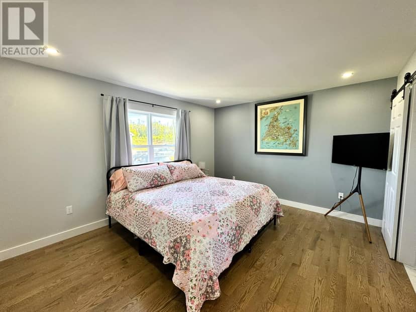 12 Harvey Wight Crescent — photo 16 of 40