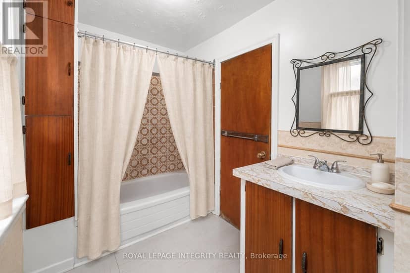 1081 Kenaston Street — photo 22 of 40