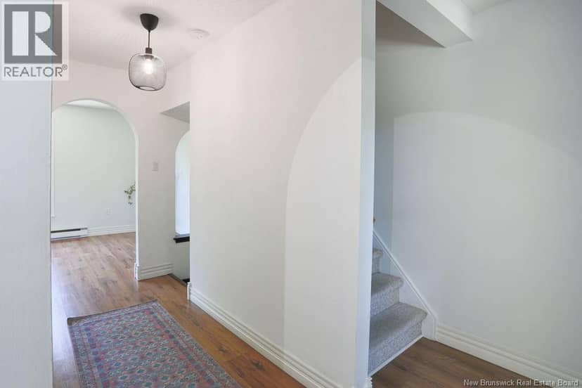 25 Hillsview Crescent — photo 12 of 40