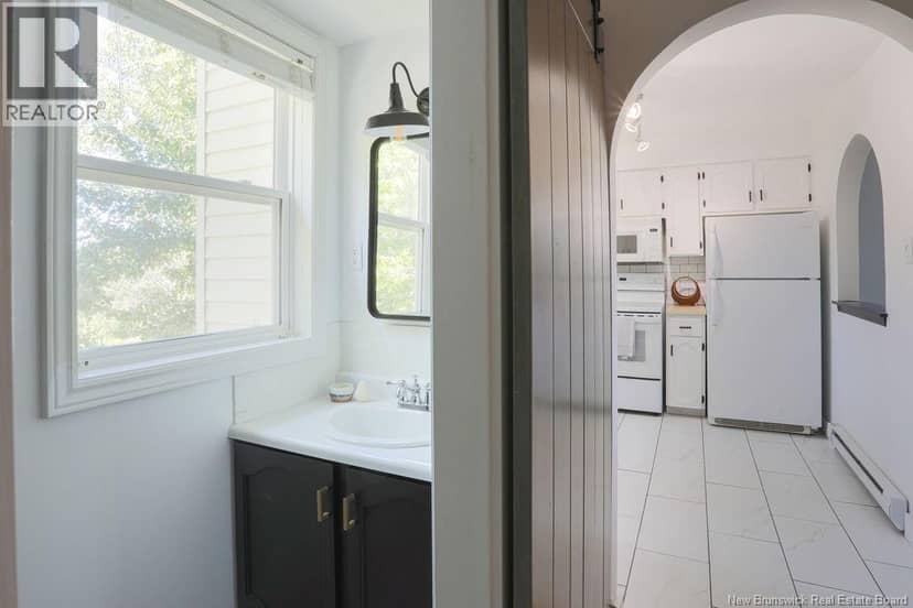 25 Hillsview Crescent — photo 13 of 40