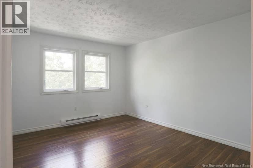 25 Hillsview Crescent — photo 19 of 40