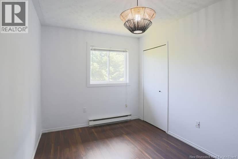 25 Hillsview Crescent — photo 24 of 40