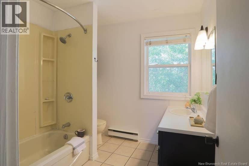 25 Hillsview Crescent — photo 25 of 40