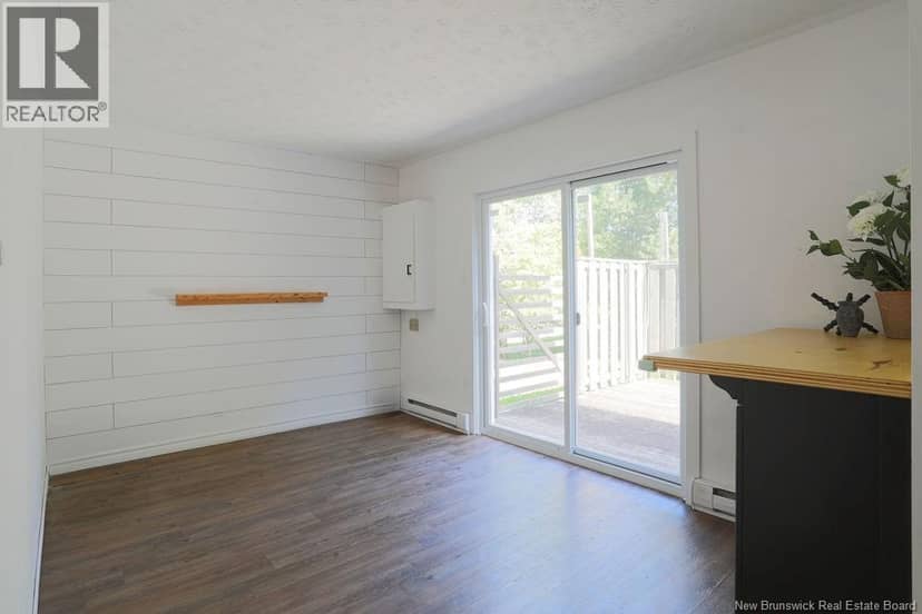 25 Hillsview Crescent — photo 31 of 40