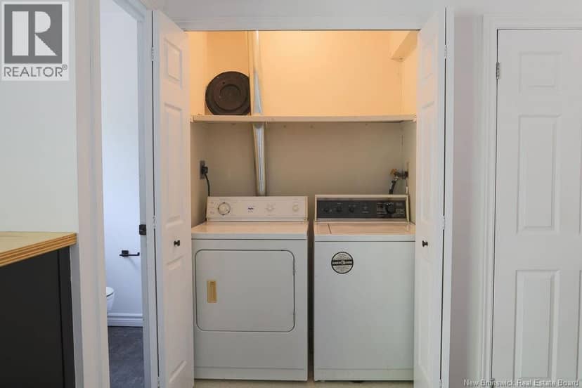 25 Hillsview Crescent — photo 34 of 40