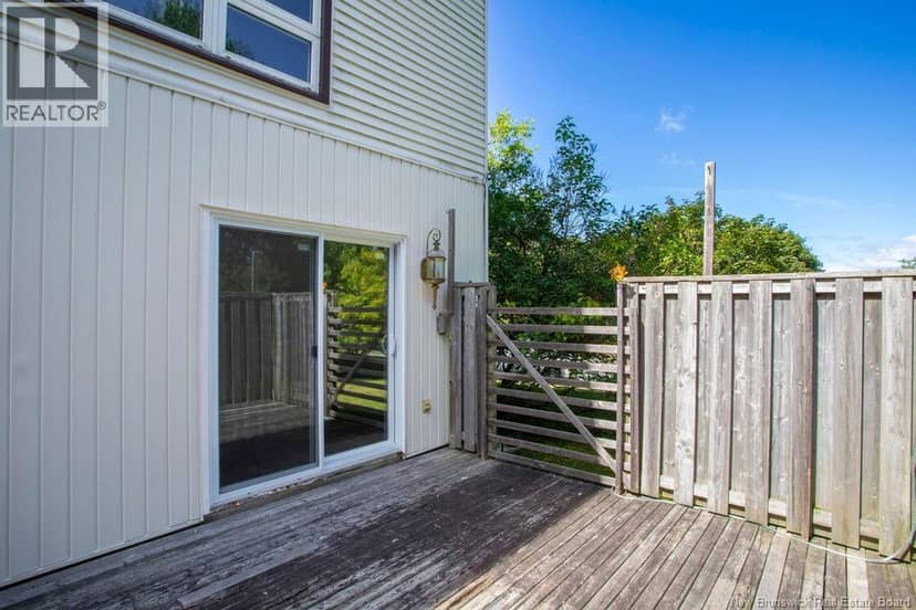 25 Hillsview Crescent — photo 37 of 40