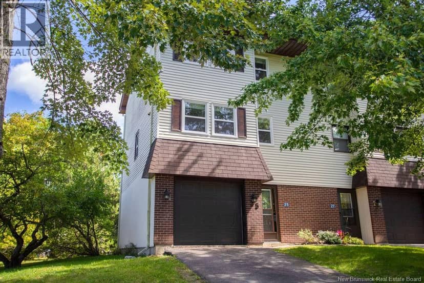 25 Hillsview Crescent — photo 39 of 40