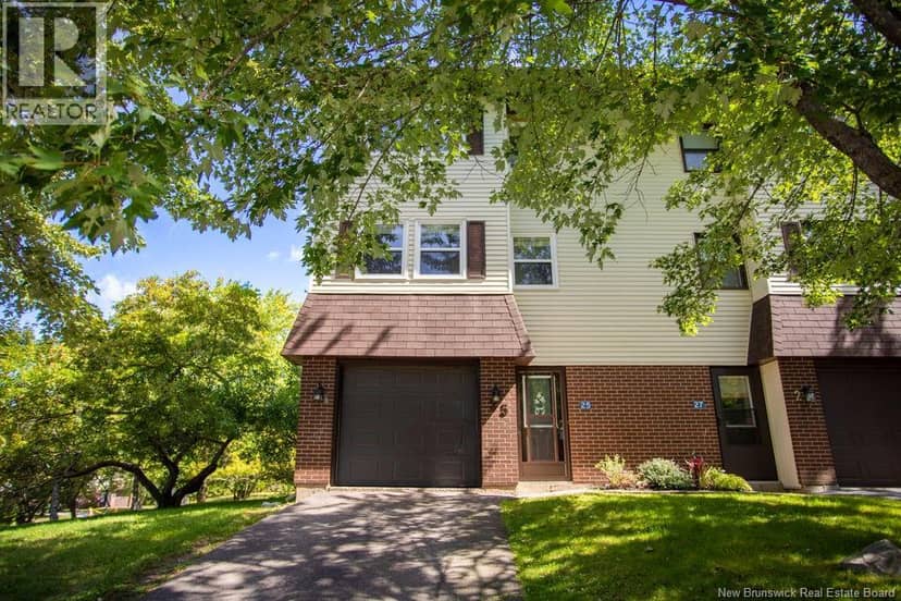 25 Hillsview Crescent — photo 40 of 40