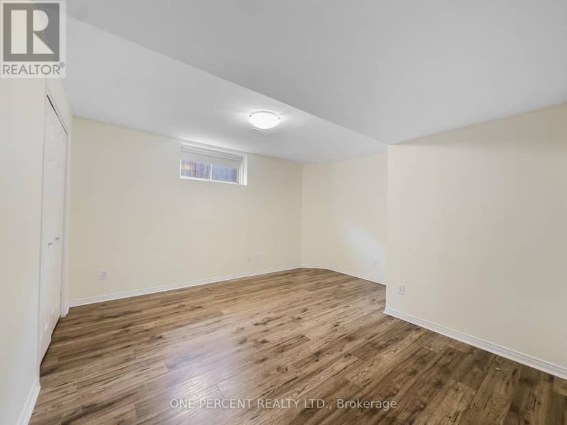 25 Hickory Grove — photo 34 of 40