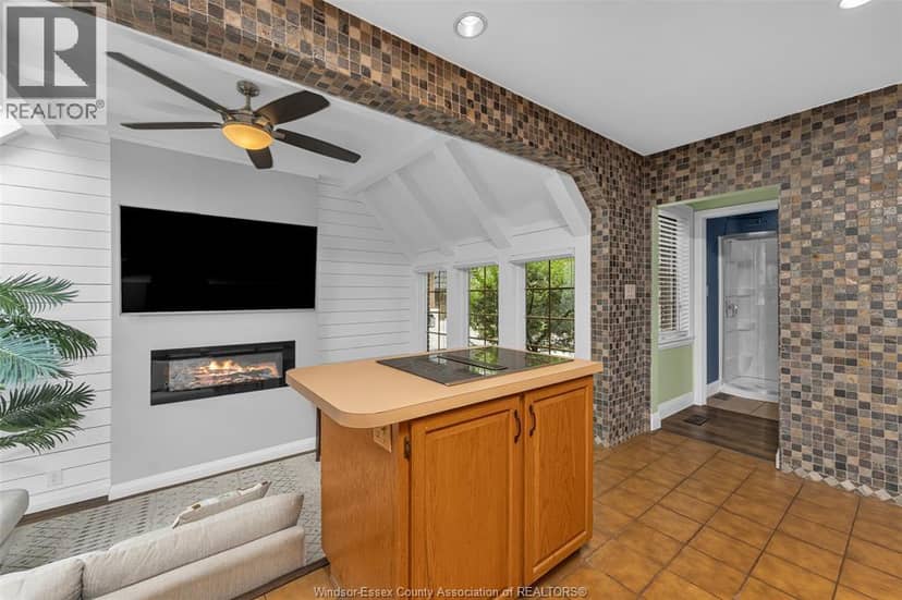 4236 ROSELAND DRIVE East — photo 15 of 37