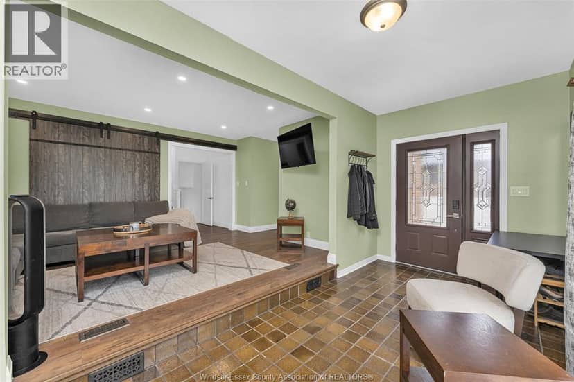4236 ROSELAND DRIVE East — photo 7 of 37