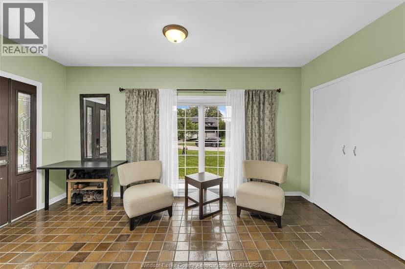 4236 ROSELAND DRIVE East — photo 9 of 37