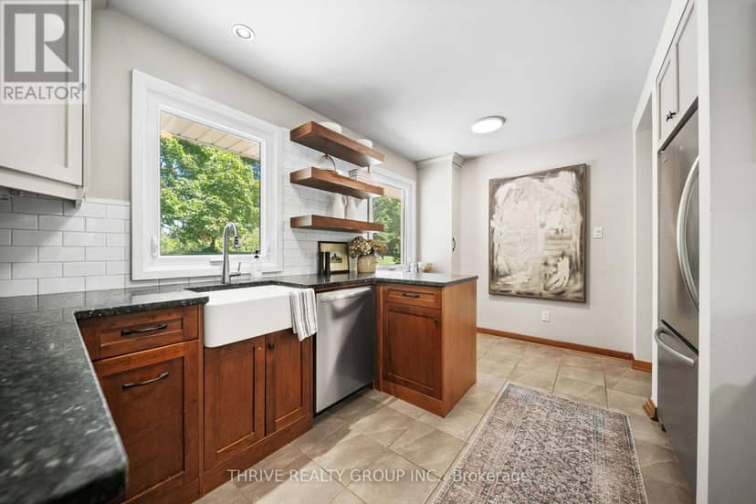 85 Bloomfield Drive — photo 15 of 40