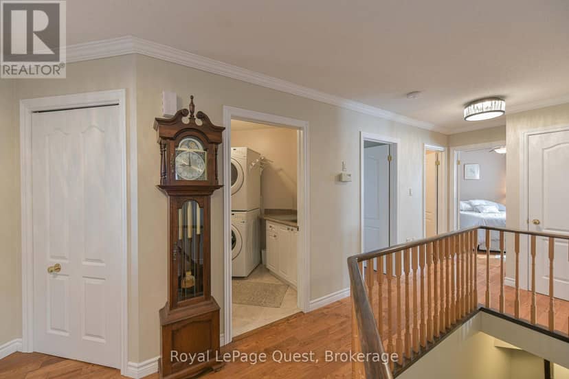4662 Zachary Crescent — photo 9 of 40