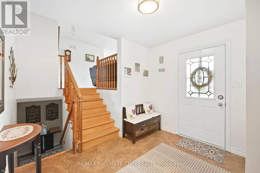 8871 McKinnon Road, Essa, photo 5