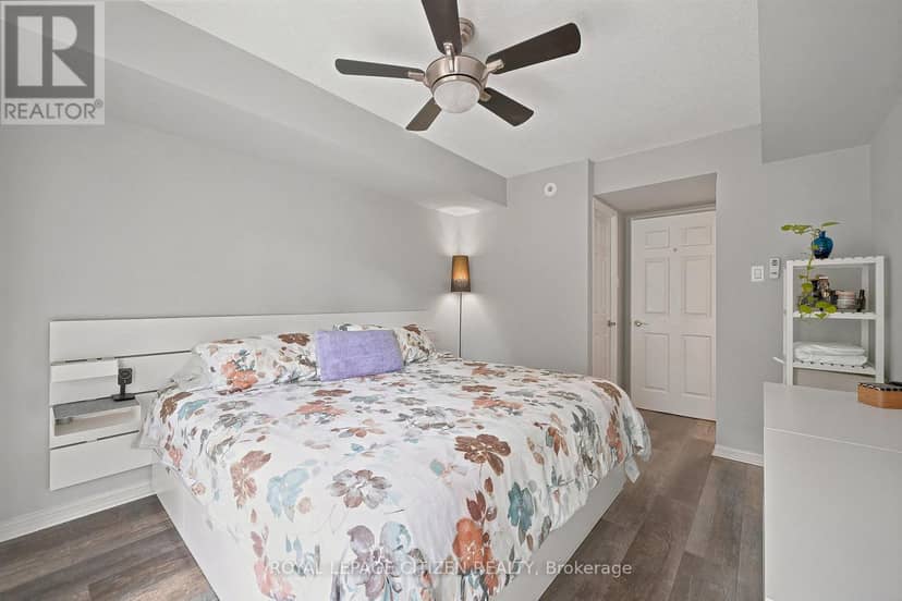 2048 - 75 George Appleton Way — photo 14 of 23