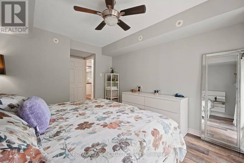 2048 - 75 George Appleton Way — photo 15 of 23