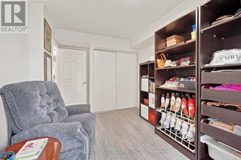 2048 - 75 George Appleton Way — photo 17 of 23