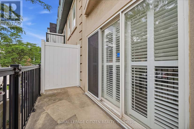 2048 - 75 George Appleton Way — photo 4 of 23