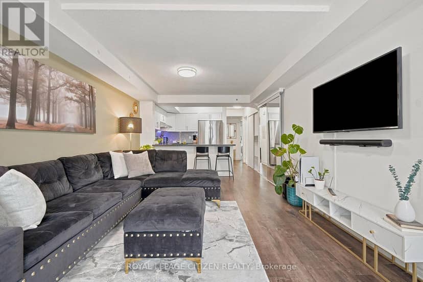2048 - 75 George Appleton Way — photo 5 of 23