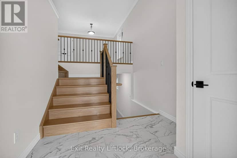 727 Latimer Way — photo 4 of 40