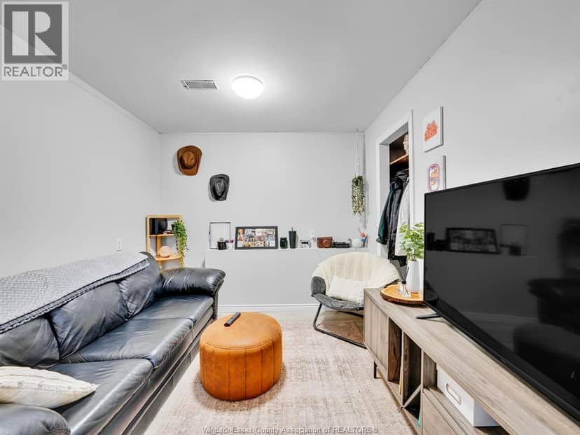 3329 Sandwich Street — photo 32 of 40