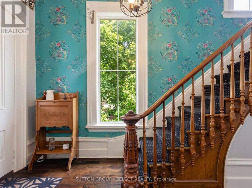 431 Albert Street — photo 10 of 40
