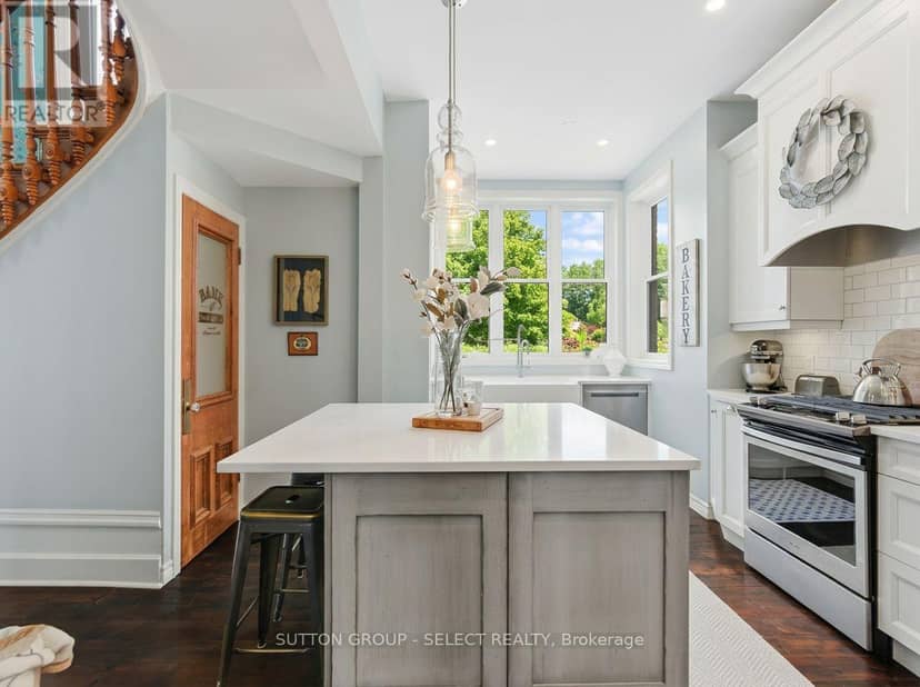 431 Albert Street — photo 13 of 40