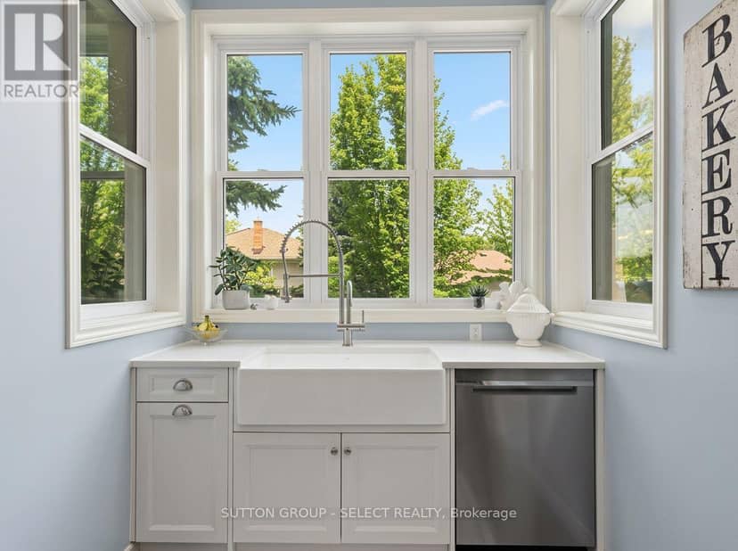 431 Albert Street — photo 16 of 40