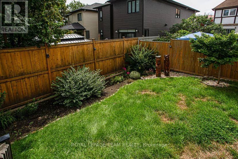 2756 Massicotte Lane — photo 28 of 33