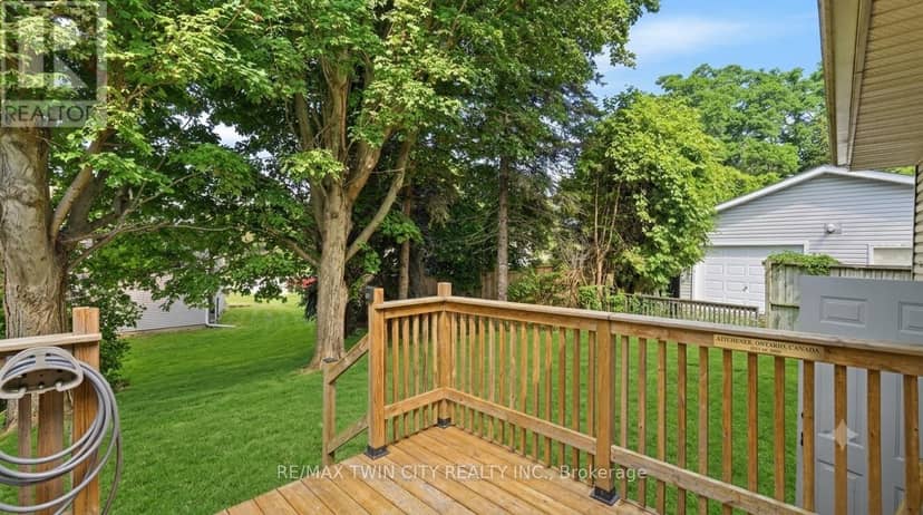 980 Ritson Road N — photo 26 of 26