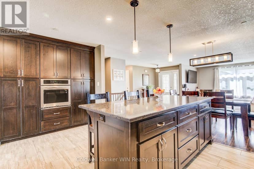 1025 Reserve Avenue S — photo 13 of 40