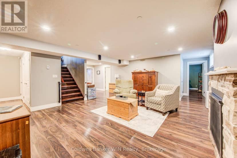 1025 Reserve Avenue S — photo 27 of 40