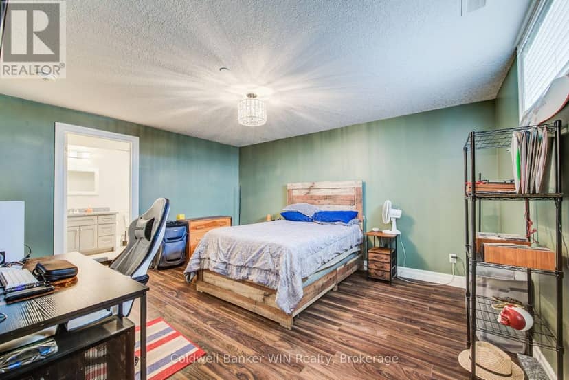 1025 Reserve Avenue S — photo 28 of 40