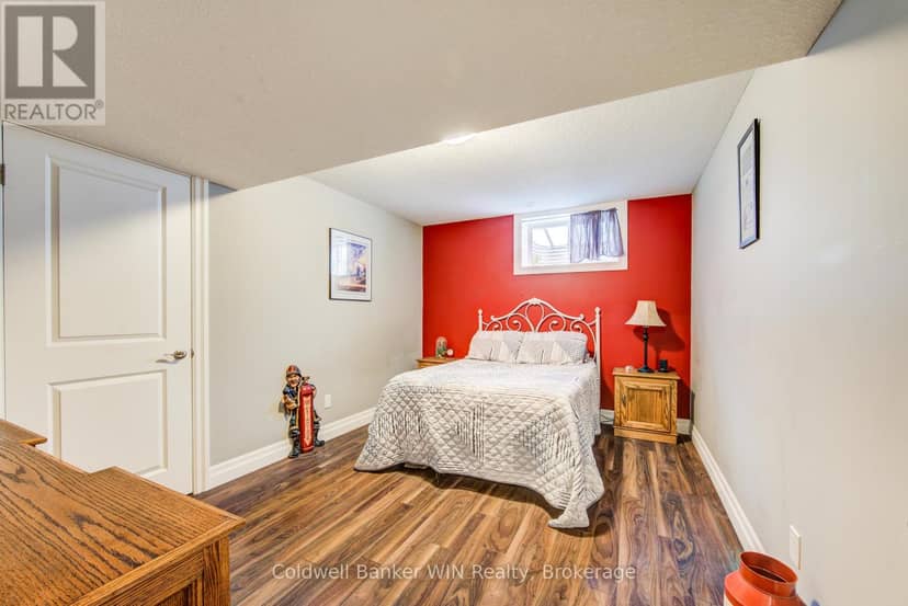 1025 Reserve Avenue S — photo 33 of 40